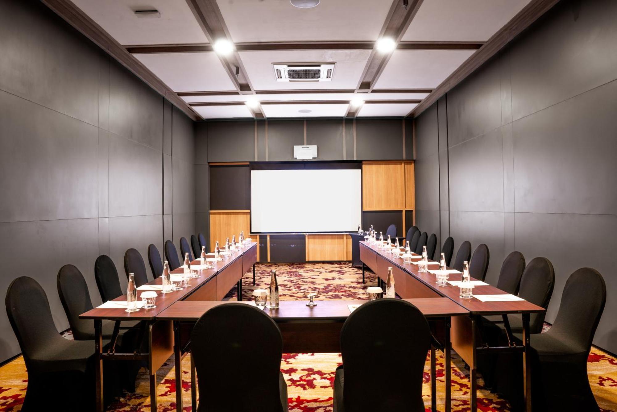 Aston Serang Hotel & Convention Center 外观 照片